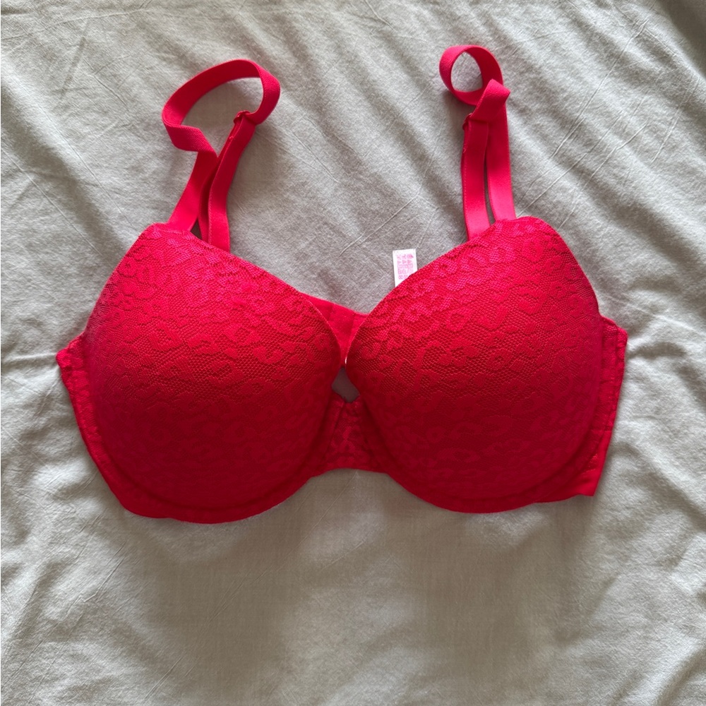 PINK Victoria’s Secret Wear Everywhere Tshirt Bra Red Cheetah Lace